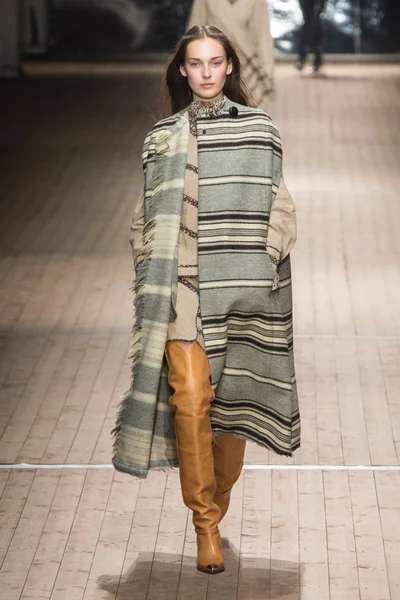 Look 9